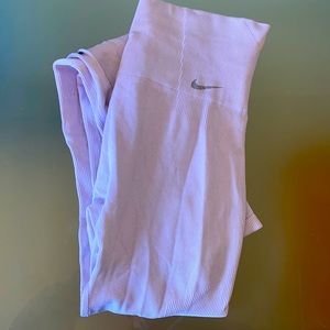 Small Nike yoga leggings